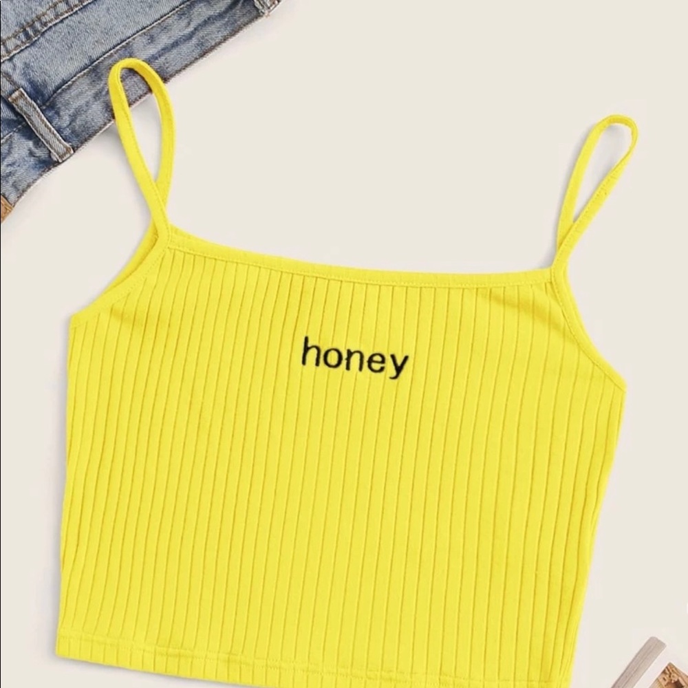 ✨🛍✨NWT Honey Crop Top